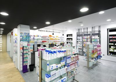 Interior de la Farmacia Barris