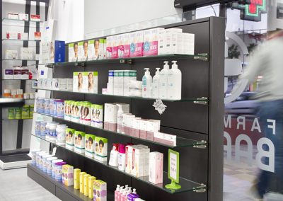 Interior de la Farmacia Barris